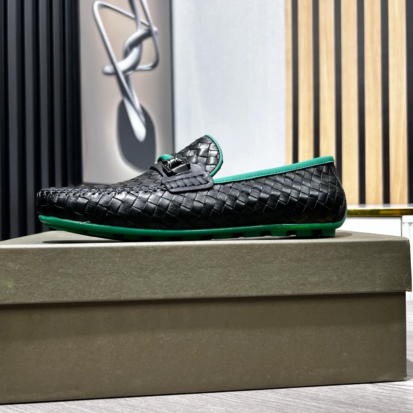 Ex-factory price 500 BV〰️Purely handmade classic men's beanie shoes👉👉driving shoes, slip-on shoes, made of imported cowhide woven from Italy, 💕water-dyed cowhide lining, 🔊original outsole, waterproof platform design, comfortable on the feet. A good choice for traveling and driving, two colors available, code number: 38-44, (45 can be customized)